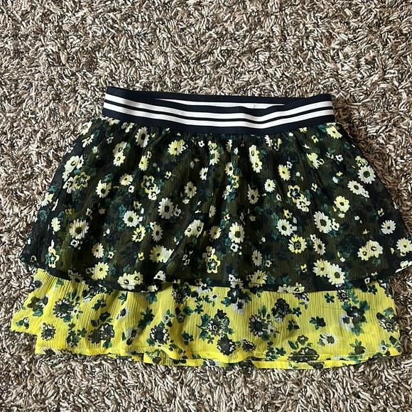 2 piece Justice set…skirt and top. Yellow and Black. Size 7. - Picture 4 of 6
